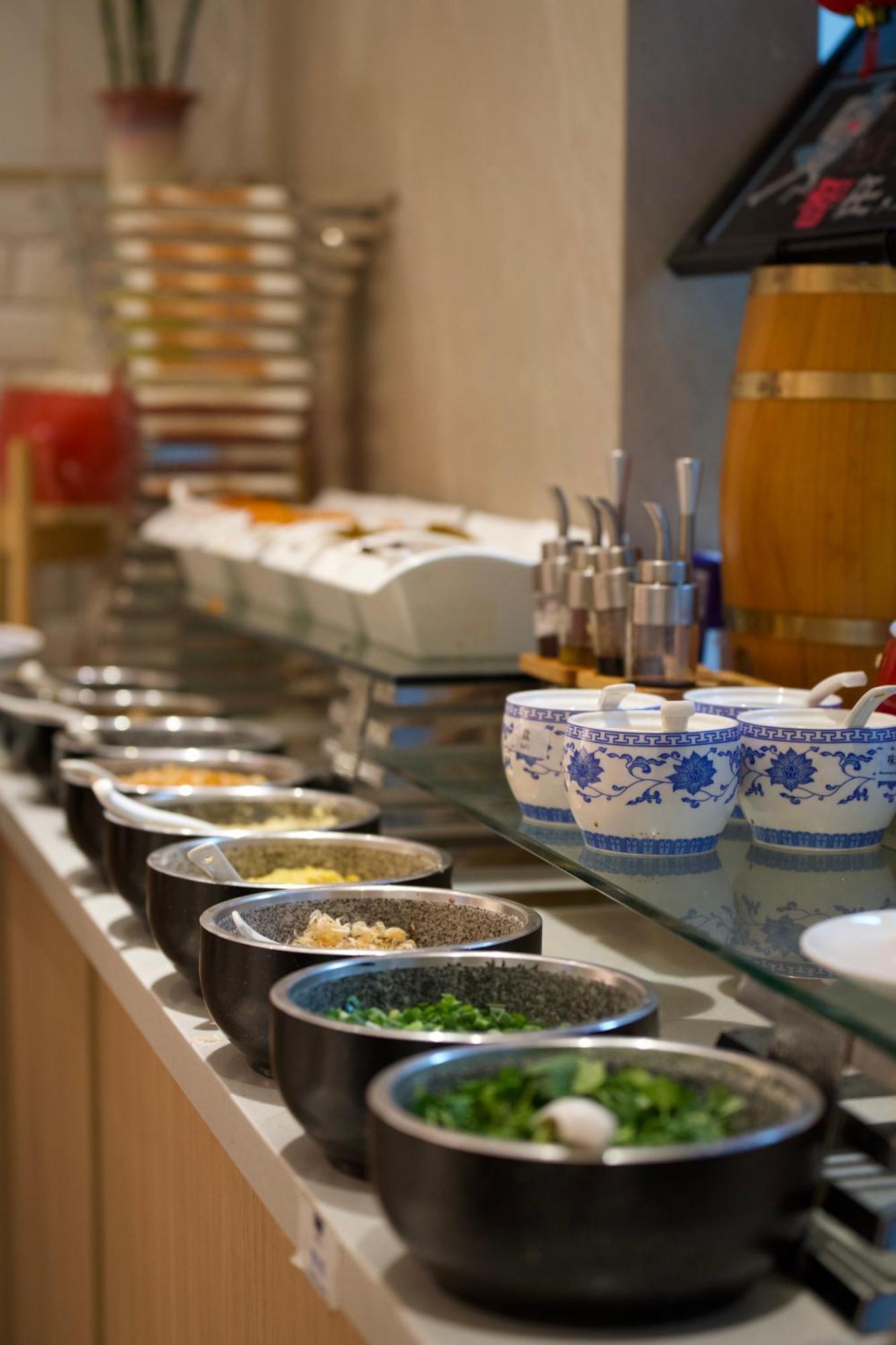 Holiday Inn Express Chengdu Tianfu Square By Ihg - Chunxi Road And Kuanzhai Alley Zewnętrze zdjęcie