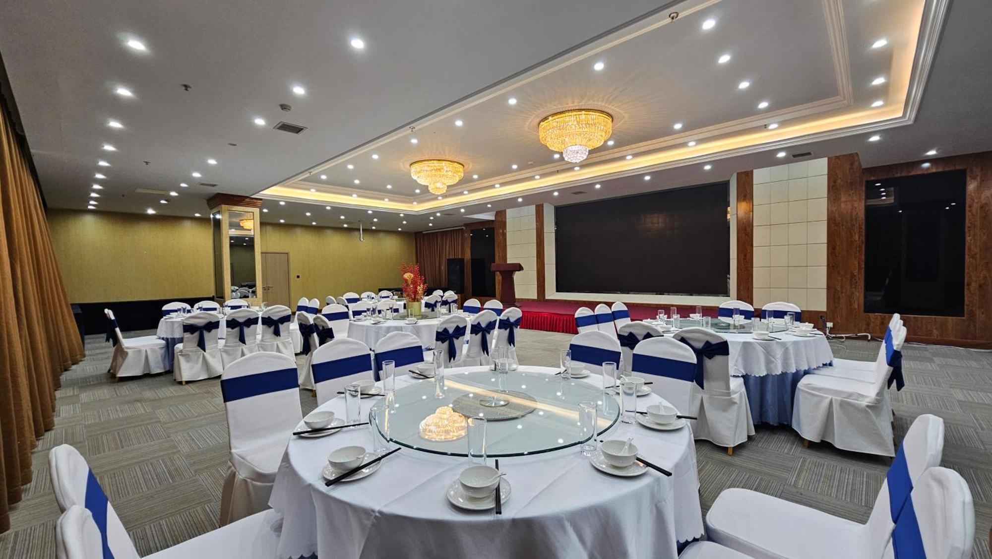 Holiday Inn Express Chengdu Tianfu Square By Ihg - Chunxi Road And Kuanzhai Alley Zewnętrze zdjęcie