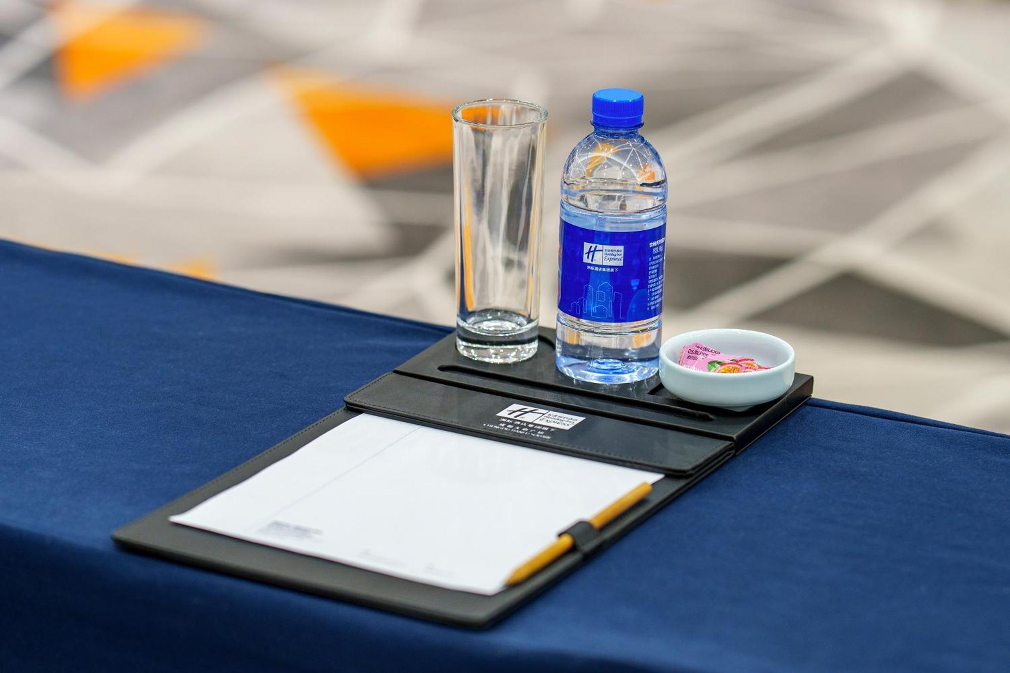 Holiday Inn Express Chengdu Tianfu Square By Ihg - Chunxi Road And Kuanzhai Alley Zewnętrze zdjęcie
