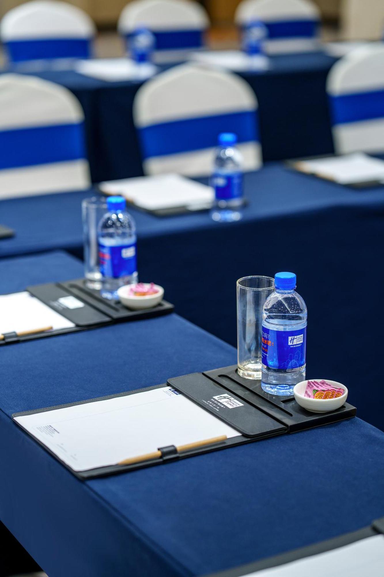 Holiday Inn Express Chengdu Tianfu Square By Ihg - Chunxi Road And Kuanzhai Alley Zewnętrze zdjęcie