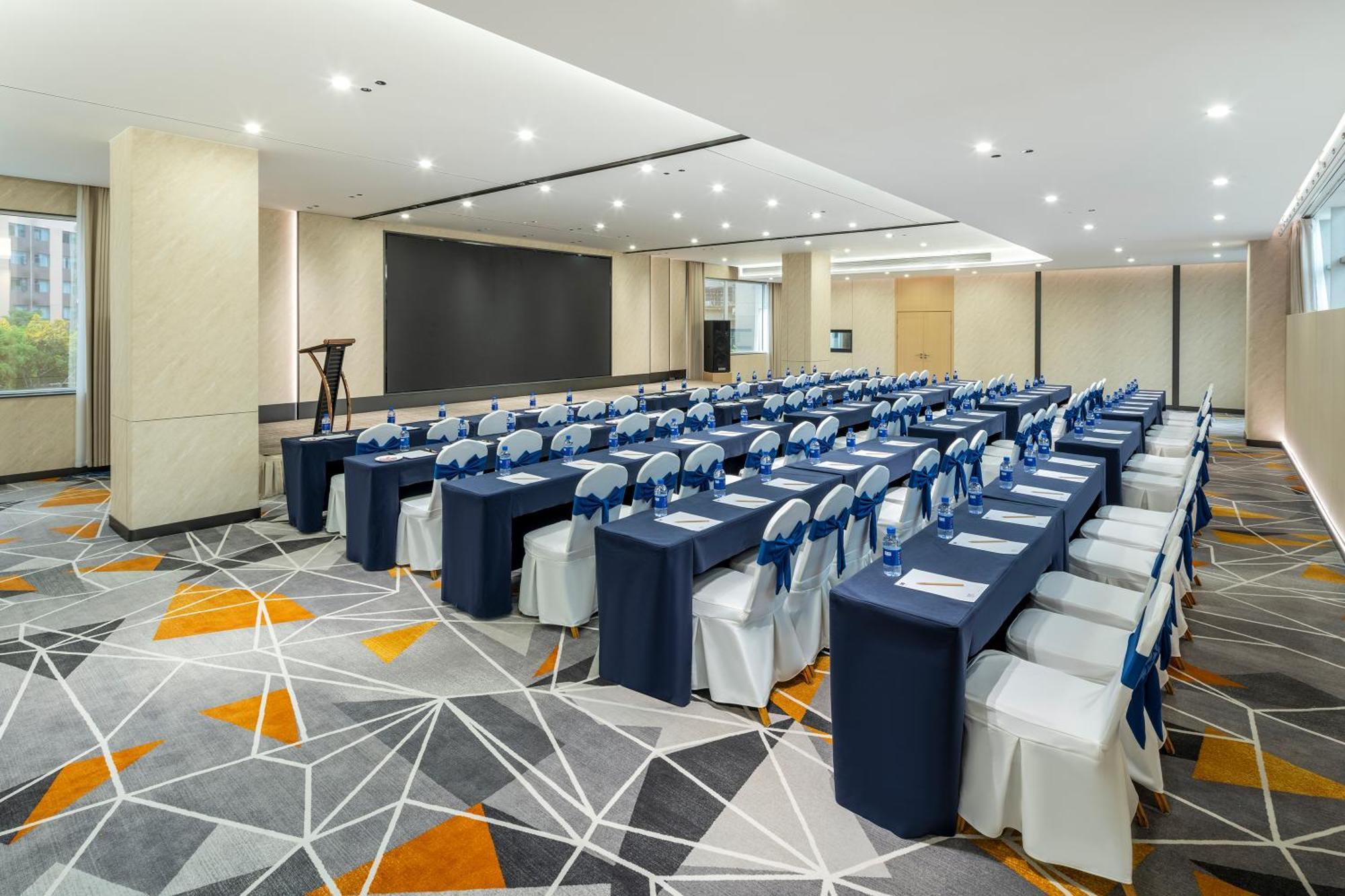 Holiday Inn Express Chengdu Tianfu Square By Ihg - Chunxi Road And Kuanzhai Alley Zewnętrze zdjęcie