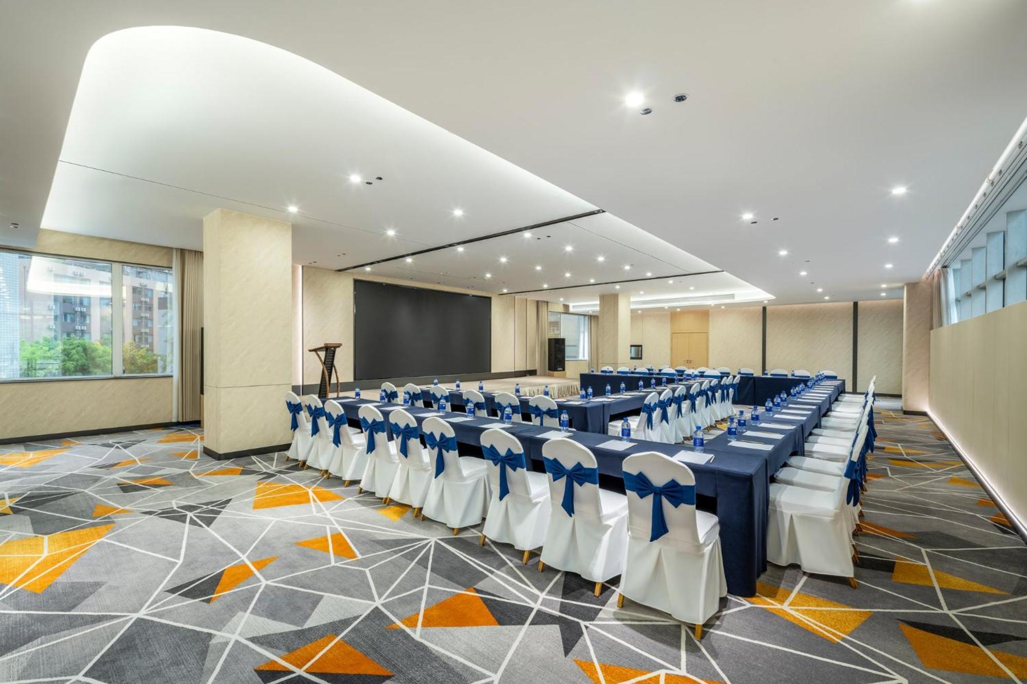 Holiday Inn Express Chengdu Tianfu Square By Ihg - Chunxi Road And Kuanzhai Alley Zewnętrze zdjęcie