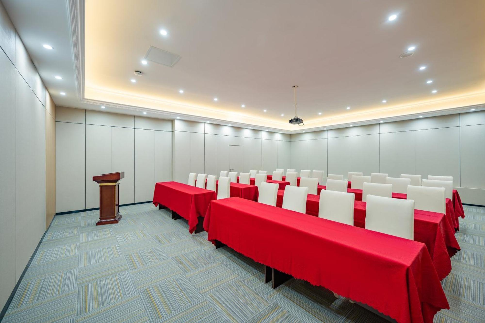 Holiday Inn Express Chengdu Tianfu Square By Ihg - Chunxi Road And Kuanzhai Alley Zewnętrze zdjęcie