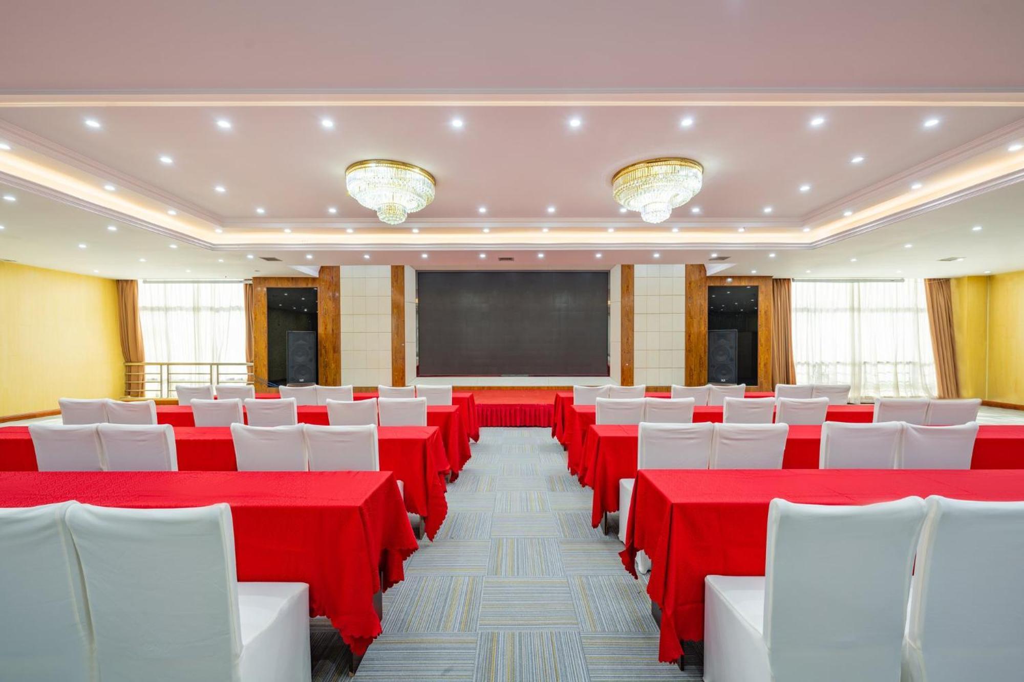 Holiday Inn Express Chengdu Tianfu Square By Ihg - Chunxi Road And Kuanzhai Alley Zewnętrze zdjęcie